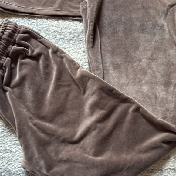 Velour lounge set - Picture 3 of 8